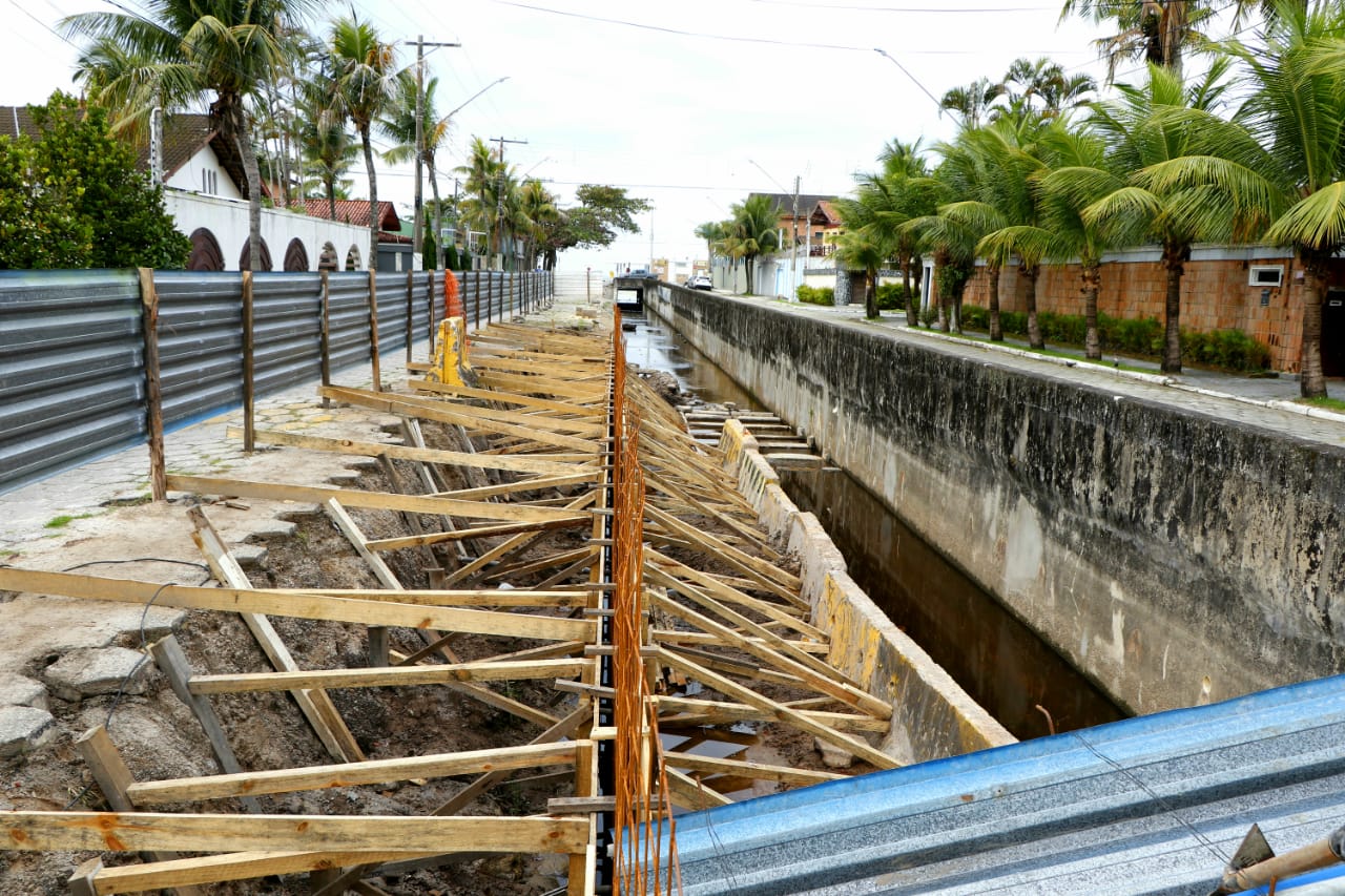 Prefeitura Retoma As Obras De Recupera O Do Canal Da Av Atl Ntica