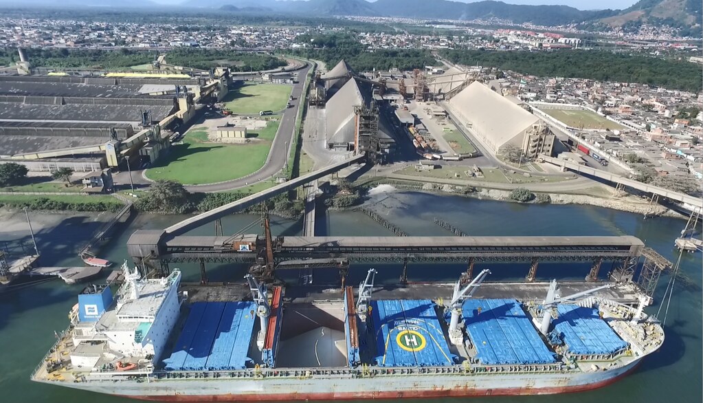 Em Guarujá, maior complexo portuário da América Latina gera quase 5 mil empregos