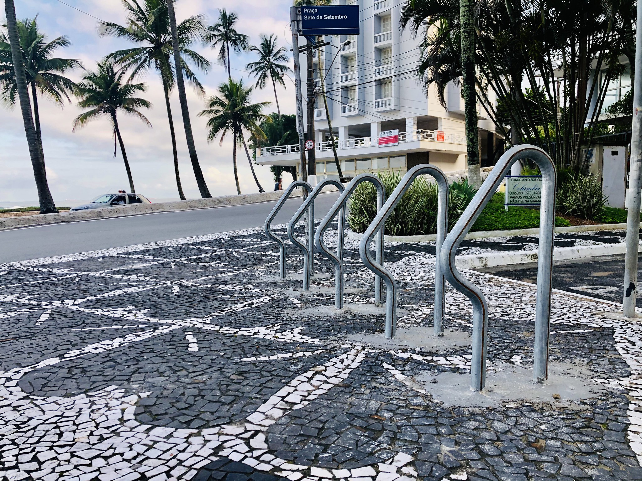 Orla da praia de Guarujá vai ganhar 120 bicicletários
