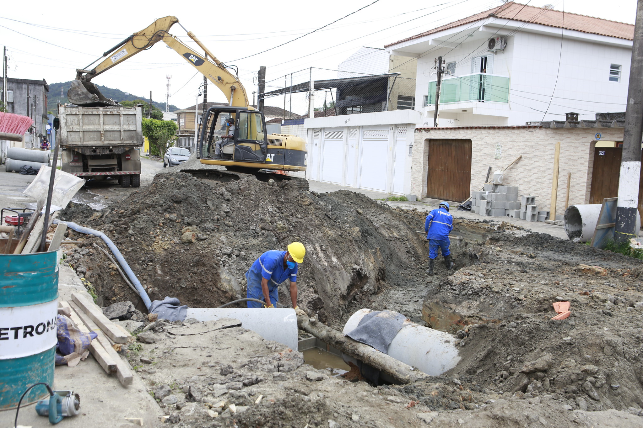 Sistema de drenagem de vias do Santa Rosa e Vila Ligya passa por renovação