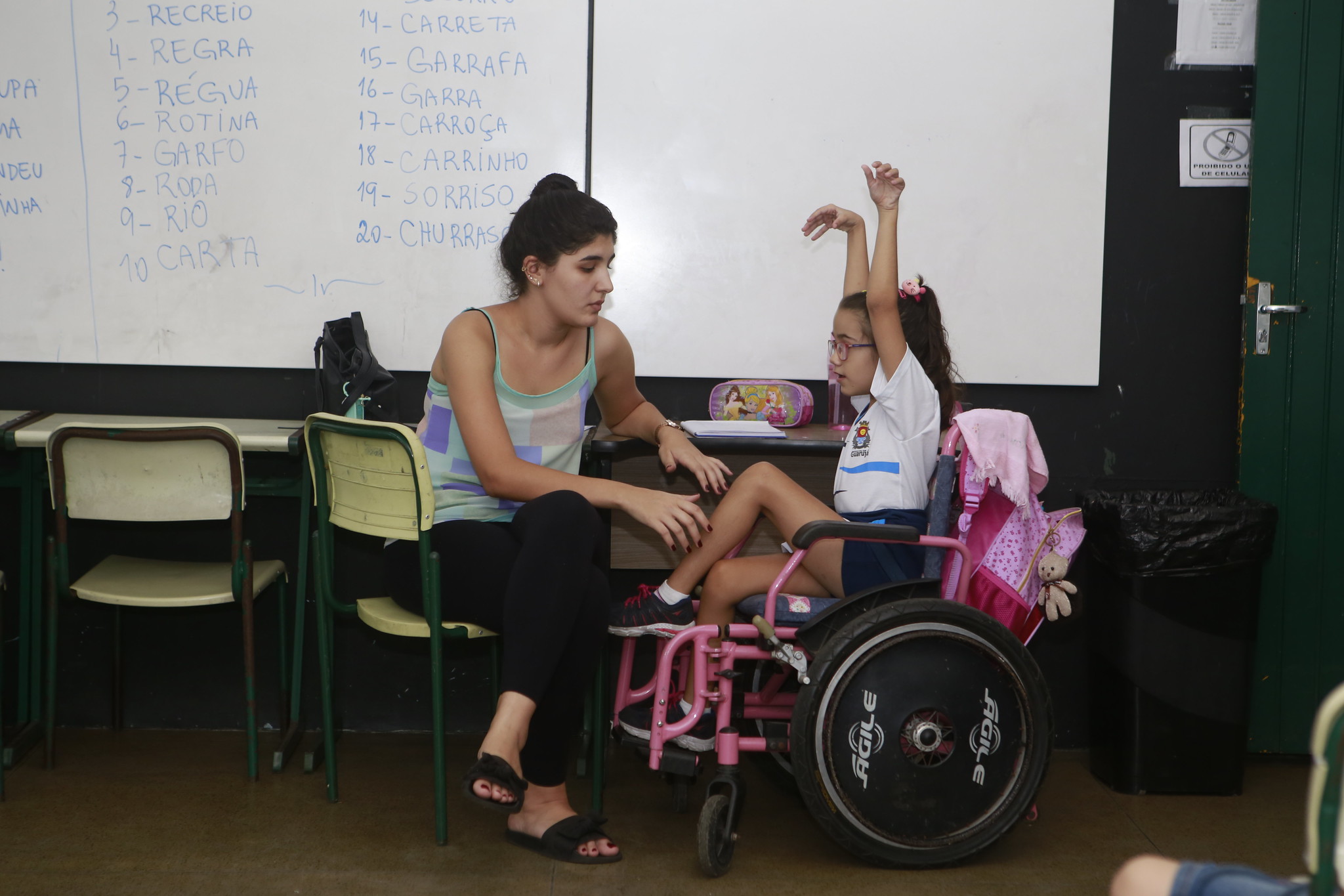 Profissionais de Guarujá concluem formação voltada à educação especial
