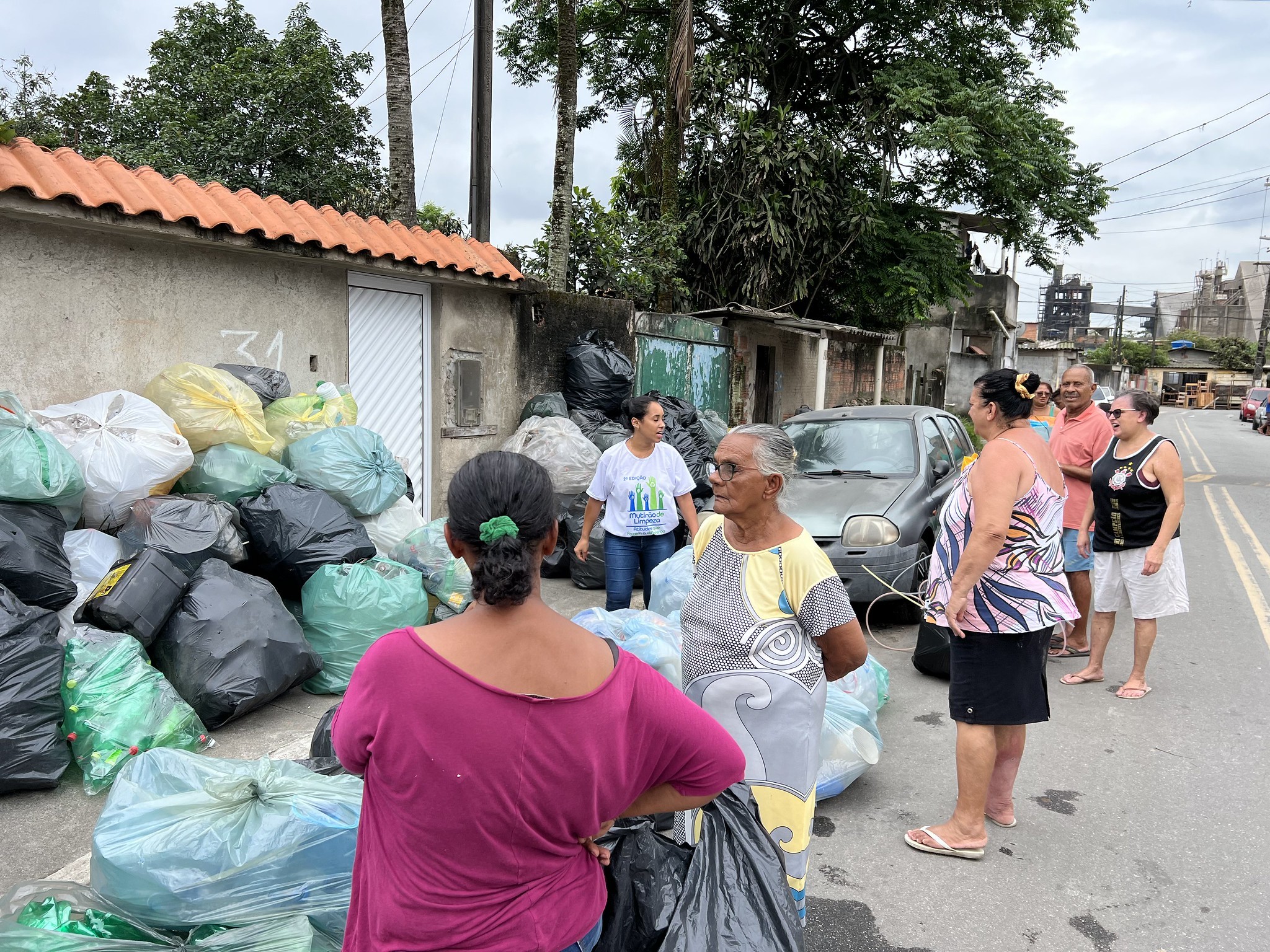 Guarujá troca resíduos por alimentos e eco moedas nesta terça-feira