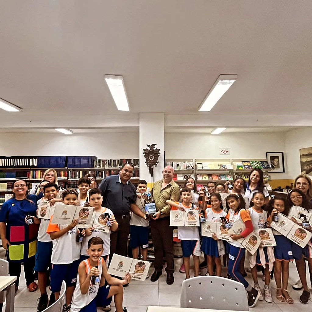 Biblioteca Cidadã de Guarujá ensina crianças a produzirem repelente natural